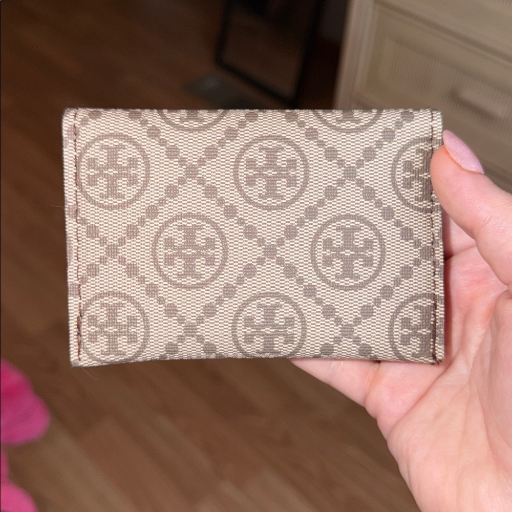 Cardholder - Picture 2 of 3